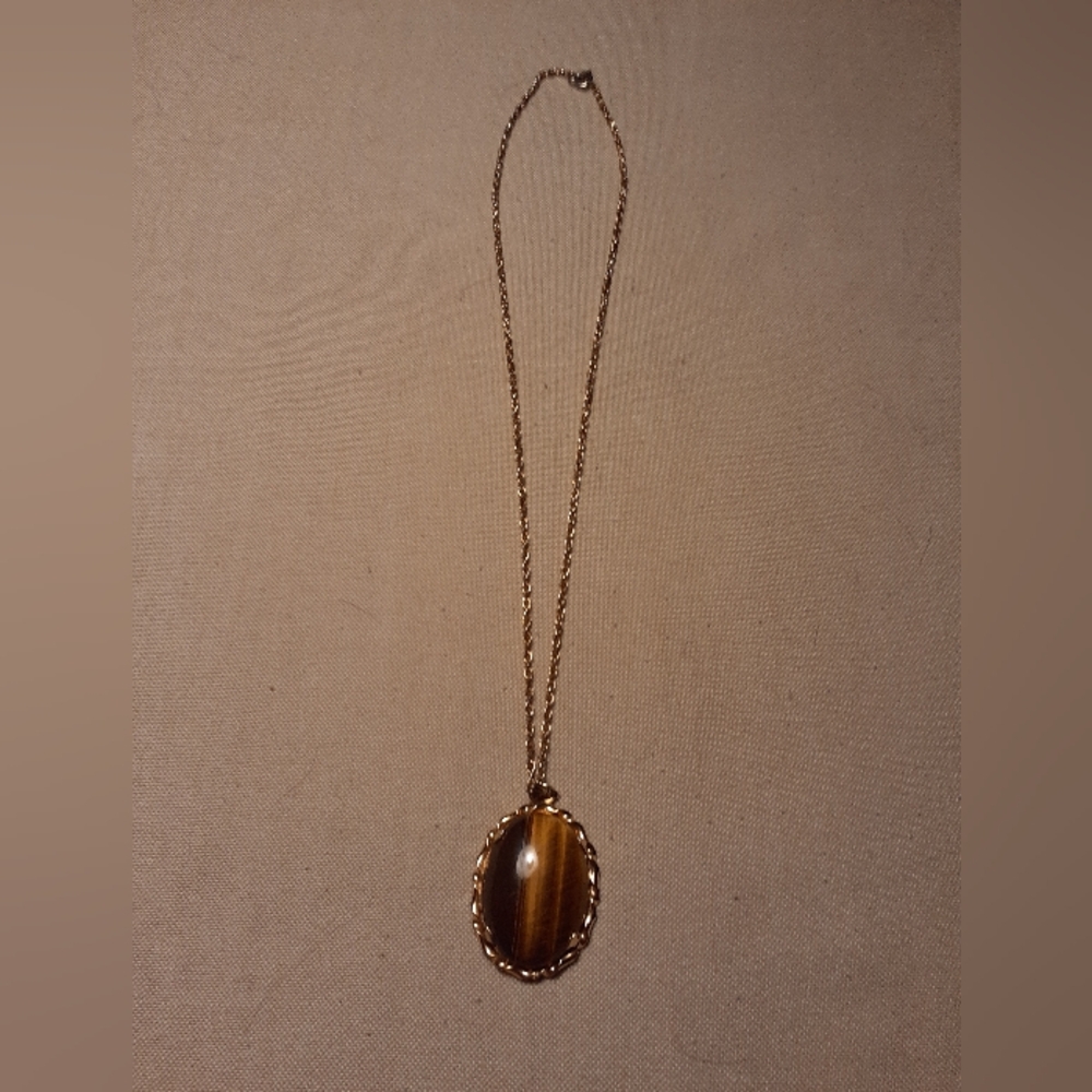 Tiger-Eye pendant with Gold-Tone  chain.